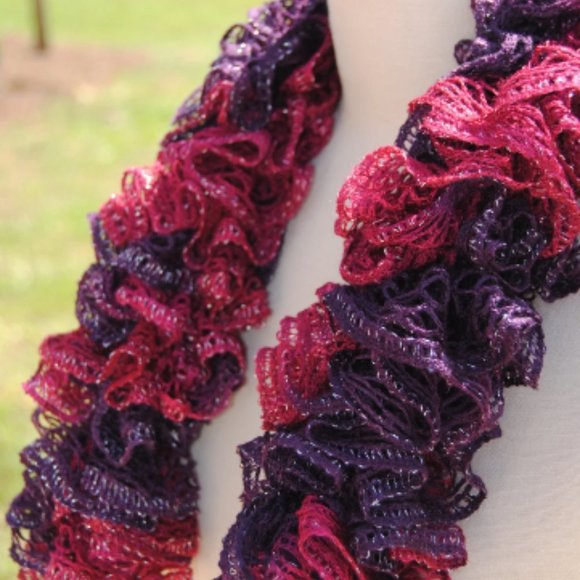 Crochet Purple and Pink Ruffle Scarf/New - Picture 2 of 3